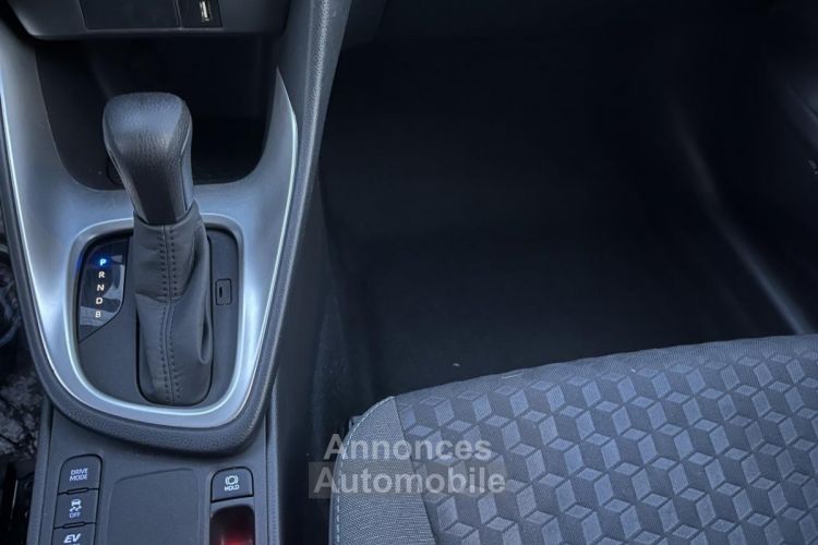 Toyota Yaris Hybrid 116h - BV e-CVT (MY21) IV 2020 Dynamic Business Affaires + Stage Hybrid Academy& - <small></small> 16.990 € <small></small> - #16