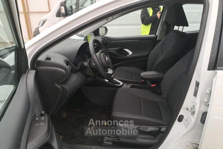 Toyota Yaris Hybrid MY21 116h Dynamic Business Stage Acad - <small></small> 18.990 € <small>TTC</small> - #8