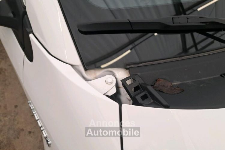 Toyota Yaris Hybrid MY21 116h Dynamic Business Stage Acad - <small></small> 18.990 € <small>TTC</small> - #15