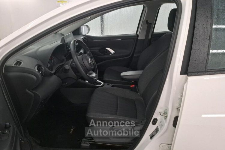 Toyota Yaris Hybrid MY21 116h Dynamic Business Stage Acad - <small></small> 18.990 € <small>TTC</small> - #8