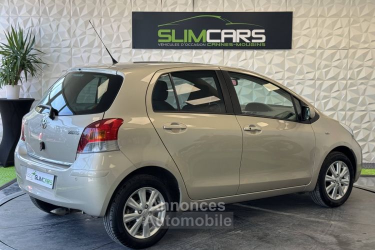 Toyota Yaris II 100 VVT-i Start&Stop Lounge 3p - <small></small> 8.990 € <small>TTC</small> - #2