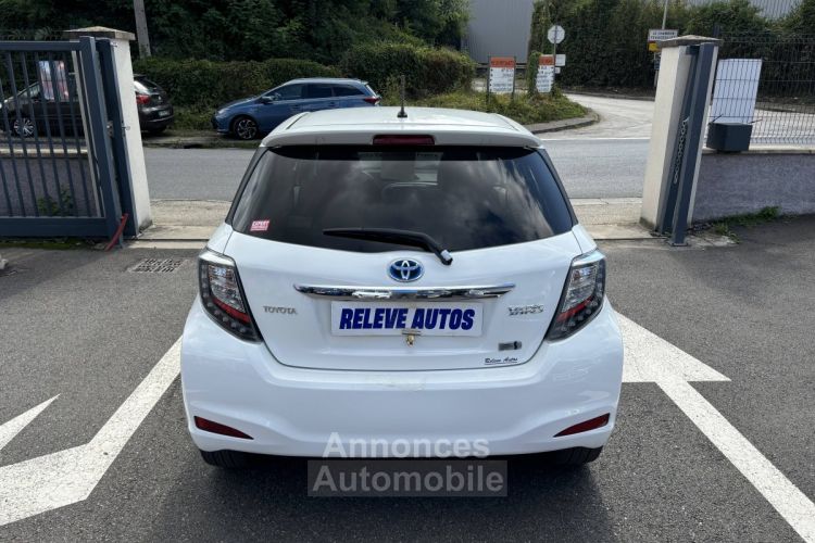 Toyota Yaris III HSD 100h Graphic 5p - <small></small> 10.990 € <small>TTC</small> - #6