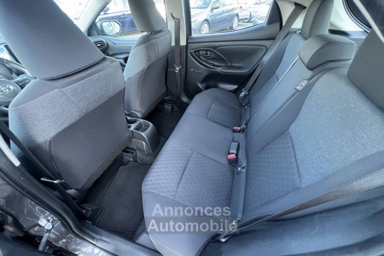 Toyota Yaris IV 120cv VVT-i France Camera 5Port 1erMain Clim 68,000Kms Prime à la Conversion - <small></small> 14.990 € <small>TTC</small> - #18