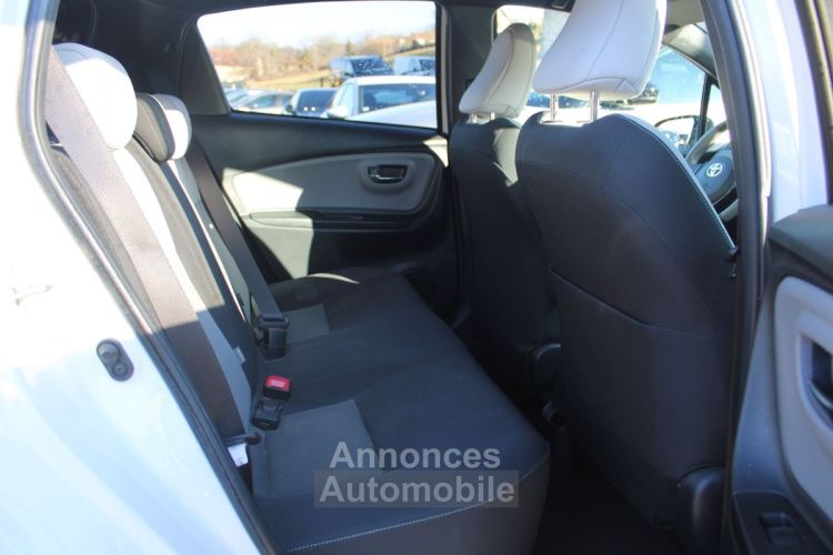 Toyota Yaris VVT-I 100 CV COLLECTION GPS 3D CAMÉRA RE USB JA 16 ATTELAGE BLUETOOTH RÉGULATEUR - <small></small> 10.500 € <small>TTC</small> - #10