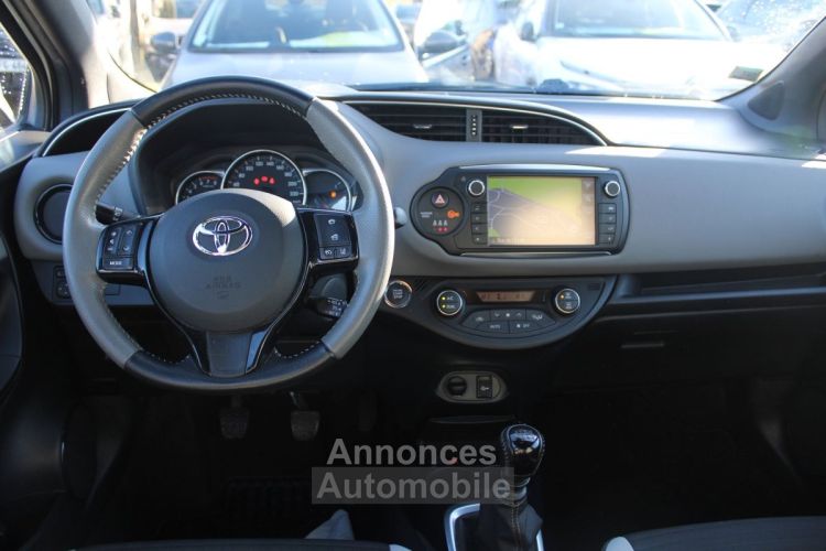 Toyota Yaris VVT-I 100 CV COLLECTION GPS 3D CAMÉRA RE USB JA 16 ATTELAGE BLUETOOTH RÉGULATEUR - <small></small> 10.500 € <small>TTC</small> - #11