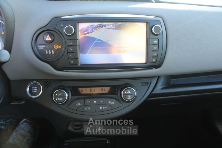 Toyota Yaris VVT-I 100 CV COLLECTION GPS 3D CAMÉRA RE USB JA 16 ATTELAGE BLUETOOTH RÉGULATEUR - <small></small> 10.500 € <small>TTC</small> - #14