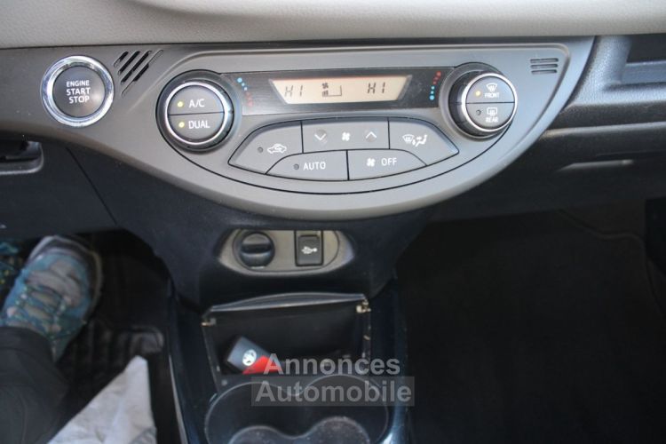 Toyota Yaris VVT-I 100 CV COLLECTION GPS 3D CAMÉRA RE USB JA 16 ATTELAGE BLUETOOTH RÉGULATEUR - <small></small> 10.500 € <small>TTC</small> - #17