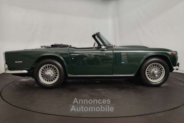 Triumph TR250 - <small></small> 38.750 € <small>TTC</small> - #18