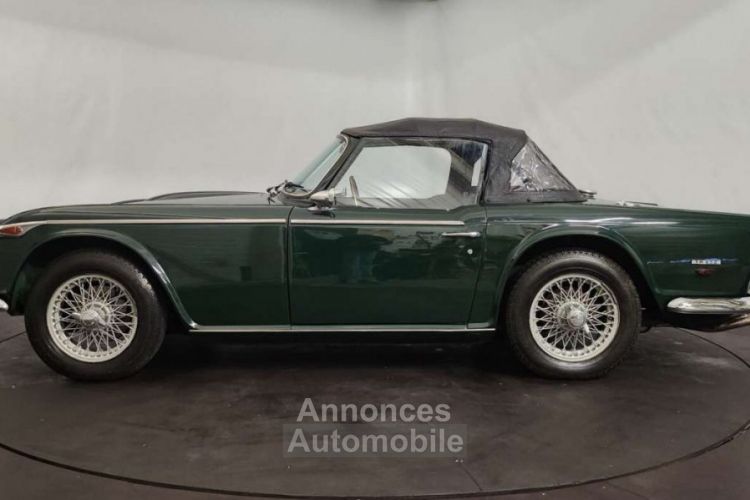 Triumph TR250 - <small></small> 38.750 € <small>TTC</small> - #22