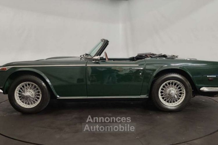 Triumph TR250 - <small></small> 38.750 € <small>TTC</small> - #23