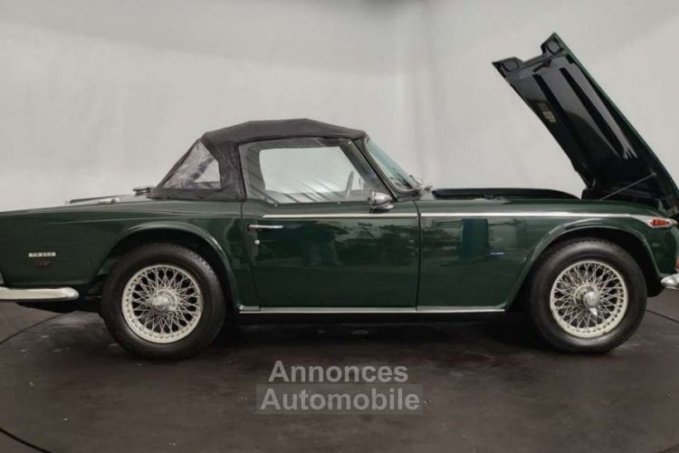 Triumph TR250 - <small></small> 38.750 € <small>TTC</small> - #53