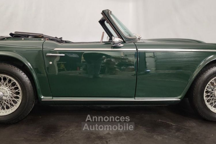 Triumph TR250 - <small></small> 38.750 € <small>TTC</small> - #17