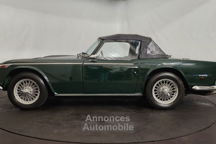 Triumph TR250 - <small></small> 38.750 € <small>TTC</small> - #23