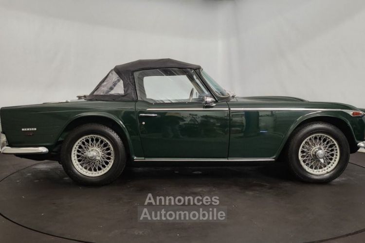 Triumph TR250 - <small></small> 38.750 € <small>TTC</small> - #27