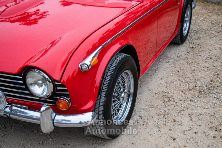 Triumph TR250 Overdrive 2.5L straight 6 with 111bhp - <small></small> 38.800 € <small>TTC</small> - #24