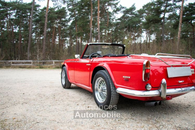 Triumph TR250 Overdrive 2.5L straight 6 with 111bhp - <small></small> 38.800 € <small>TTC</small> - #38