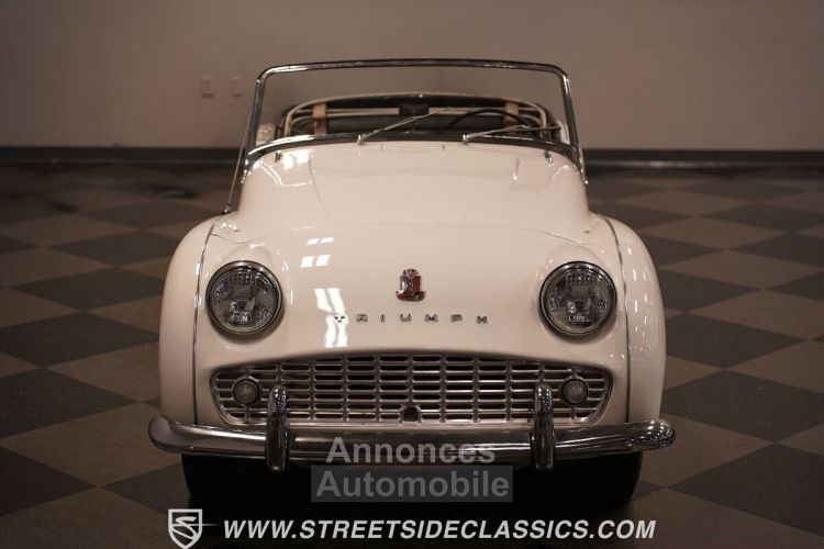 Triumph TR3A - <small></small> 30.800 € <small>TTC</small> - #22