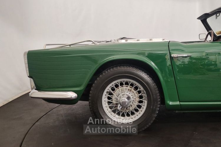 Triumph TR4 - <small></small> 38.500 € <small>TTC</small> - #16