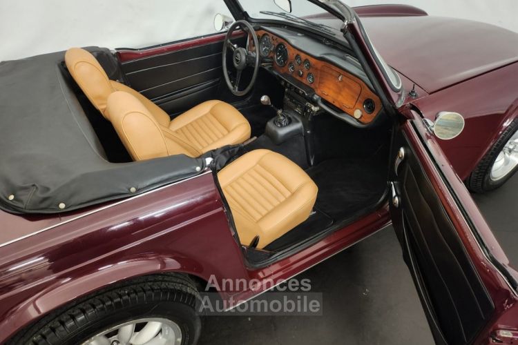 Triumph TR6 - <small></small> 19.900 € <small>TTC</small> - #43