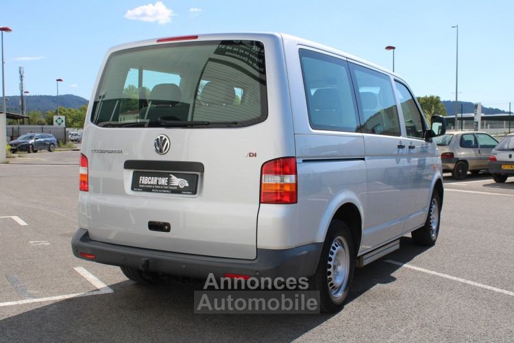 Volkswagen Caravelle t5 transporter - multivan 2.5 tdi bva 9 pl ct ok clim - <small></small> 19.990 € <small>TTC</small> - #5