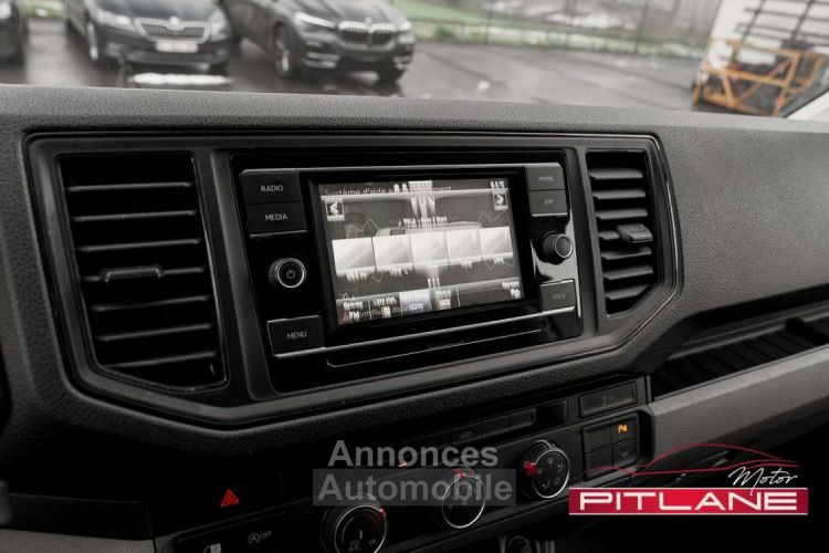 Volkswagen Crafter 2.0 TDi L3H2 ATTELAGE CAMERA CARPLAY GARANTI - <small></small> 29.990 € <small>TTC</small> - #12