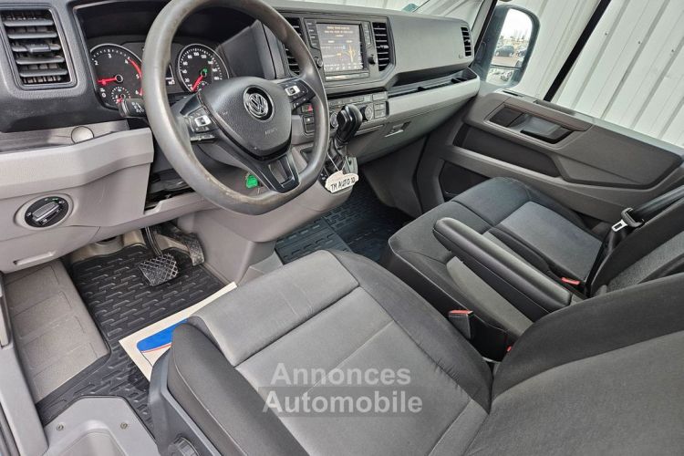 Volkswagen Crafter FOURGON L3H3 2.0 TDi 177CH BVA8 BUSINESS-LINE 237Mkms 09-2017 - <small></small> 15.990 € <small>TTC</small> - #4