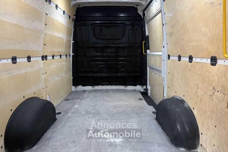 Volkswagen Crafter VAN 30 2.0 TDI 140 CV L3H3 DSG - <small></small> 29.950 € <small>TTC</small> - #11