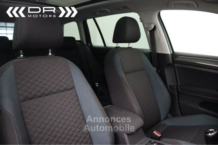 Volkswagen Golf 1.0TSI IQ DRIVE VARIANT - BUSINESS PACK NAVI PANODAK DAB MIRROR LINK TREKHAAK - <small></small> 16.995 € <small>TTC</small> - #13