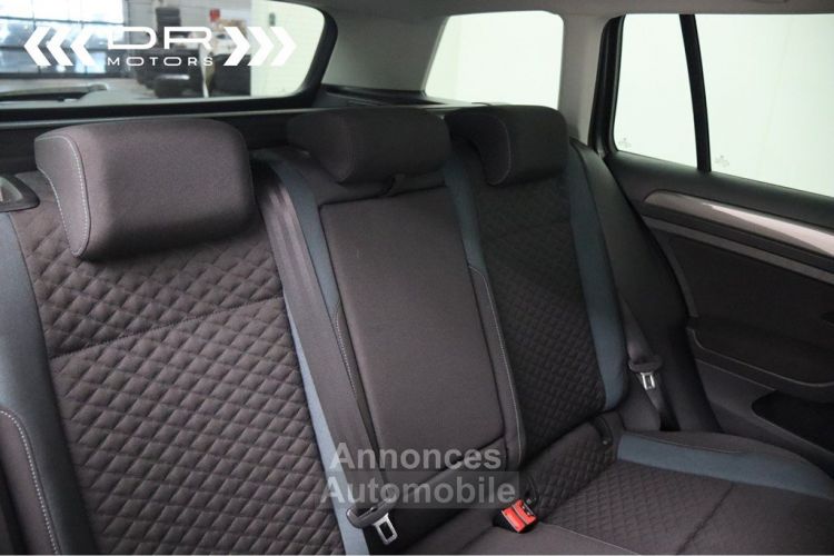 Volkswagen Golf 1.0TSI IQ DRIVE VARIANT - BUSINESS PACK NAVI PANODAK DAB MIRROR LINK TREKHAAK - <small></small> 16.995 € <small>TTC</small> - #14