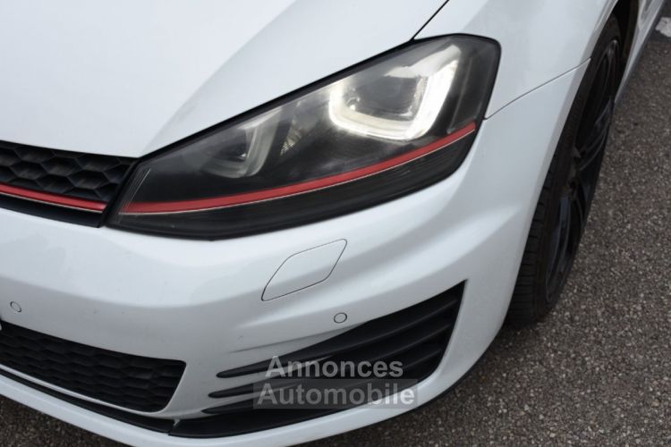 Volkswagen Golf 2.0 TSI 220 BlueMotion Technology DSG6 GTI - <small></small> 14.980 € <small>TTC</small> - #32