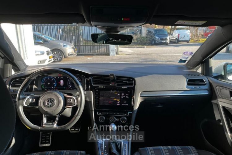 Volkswagen Golf GTE 204 CV BVA HYBRIDE RECHARGEABLE + APPLE CARPLAY CAMERA DE RECUL - <small></small> 18.990 € <small>TTC</small> - #15