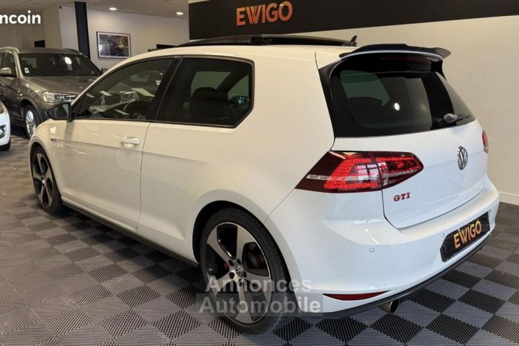 Volkswagen Golf GTI 2.0 220ch TFSI DSG6 + TOIT OUVRANT PANO - <small></small> 18.490 € <small>TTC</small> - #4