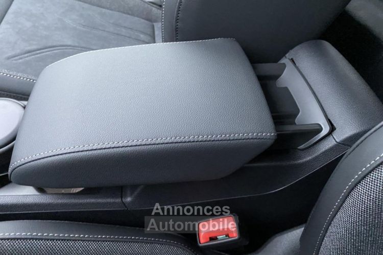 Volkswagen Golf VIII (2) 2.0 TDI SCR 150 STYLE DSG7 AVEC PACK HIVER - <small></small> 33.890 € <small></small> - #44