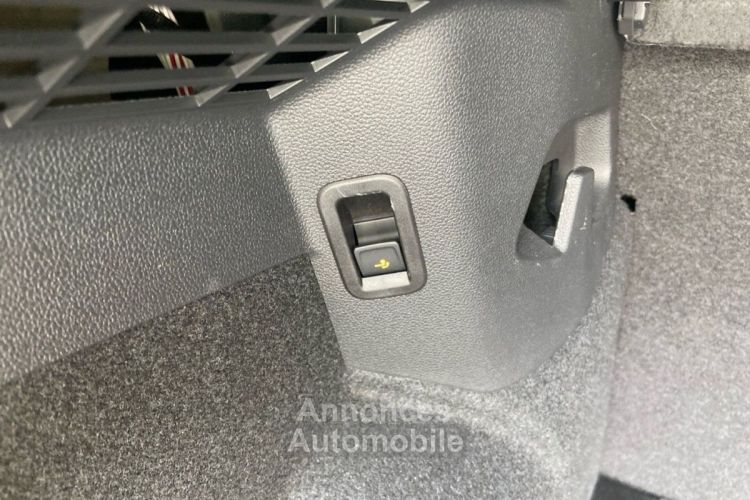 Volkswagen Golf VIII 2.0 TDI 150 DSG7 ACTIVE Toit GPS Caméra LEDS Cockpit - <small></small> 30.680 € <small>TTC</small> - #18