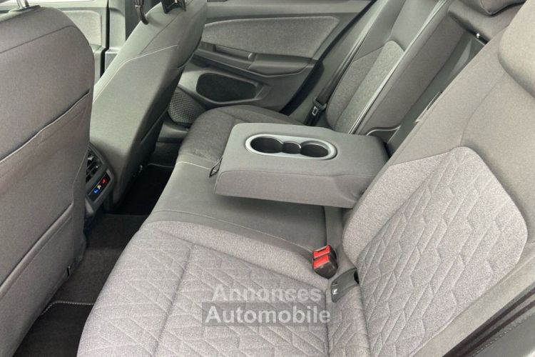 Volkswagen Golf VIII 2.0 TDI 150 DSG7 ACTIVE Toit GPS Caméra LEDS Cockpit - <small></small> 30.680 € <small>TTC</small> - #15