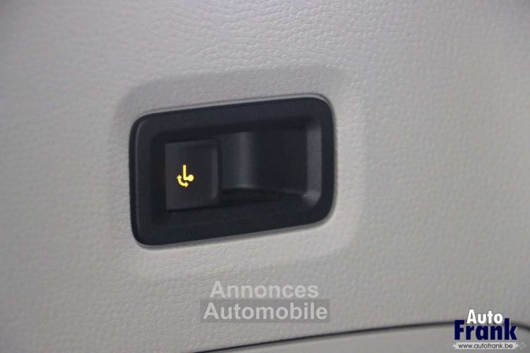 Volkswagen ID.Buzz ID. Buzz BUSINESS TREKHK INTR PLUS KEYLESS MATRIX - <small></small> 59.950 € <small>TTC</small> - #15