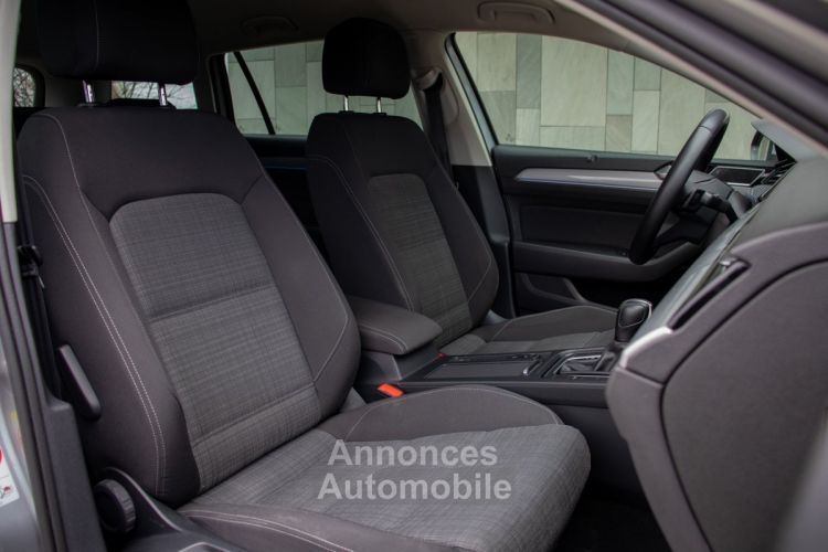 Volkswagen Passat Volkswagen Variant 1.6 TDI DSG - 1STE EIGENAAR - APPLE CARPLAY - ADAPT. CRUISECONTROL - CAMERA - TREKHAAK - BI-XENON - EURO 6 - <small></small> 11.999 € <small>TTC</small> - #15