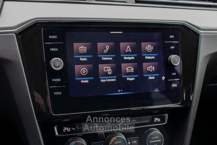 Volkswagen Passat Volkswagen Variant 1.6 TDI DSG - 1STE EIGENAAR - APPLE CARPLAY - ADAPT. CRUISECONTROL - CAMERA - TREKHAAK - BI-XENON - EURO 6 - <small></small> 11.999 € <small>TTC</small> - #18