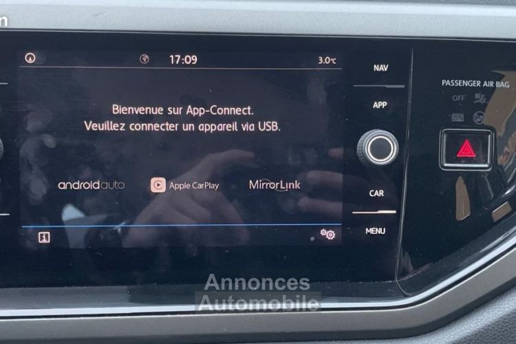 Volkswagen Polo 1.0 TSI 95 CONFORT LINE APPLE CARPLAY RADAR AV-AR - <small></small> 11.775 € <small>TTC</small> - #19