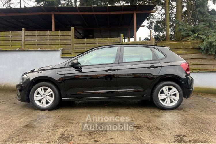 Volkswagen Polo 1.0i 80cv Confort line navig clim Appel CarPlay - <small></small> 12.850 € <small>TTC</small> - #2