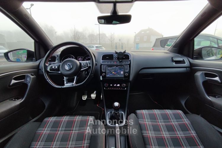 Volkswagen Polo GTI 1.8 TSI 192ch BlueMotion Technology 3p (CarPlay, Régulateur, Sièges chauffants) - <small></small> 12.990 € <small>TTC</small> - #2