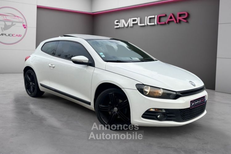 Volkswagen Scirocco 2.0 TDI 140 Sportline *GARANTIE* TOIT RELEVABLE / SIEGES SPORT / JANTES 19 POUCES R - <small></small> 8.990 € <small>TTC</small> - #1