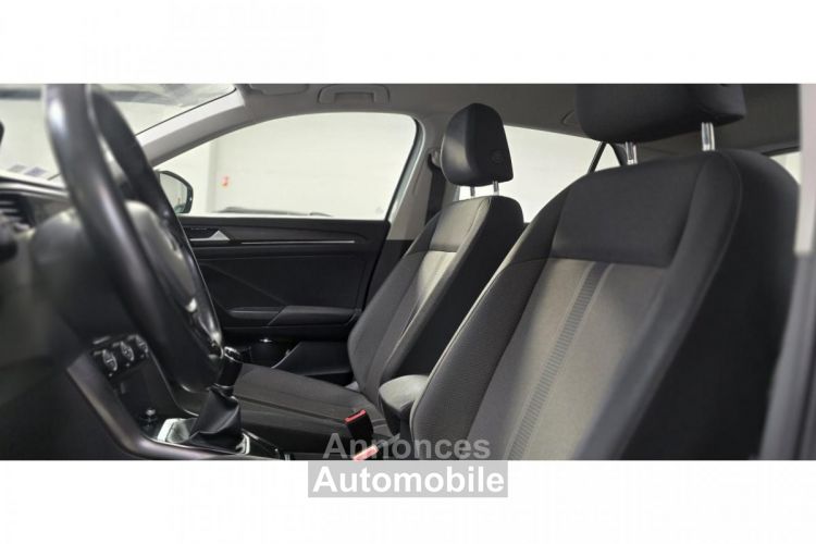 Volkswagen T-Roc 1.0 TSI 115 LOUNGE / NAVIGATION BLUETOOTH RADARS REGULATEUR LED / HISTORIQUE - <small></small> 17.490 € <small>TTC</small> - #24