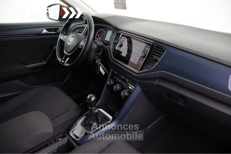 Volkswagen T-Roc 1.0 TSI UNITED - NAVI DAB APPLE CARPLAY/ANDROID AUTO 29.711km!! - <small></small> 19.995 € <small>TTC</small> - #15