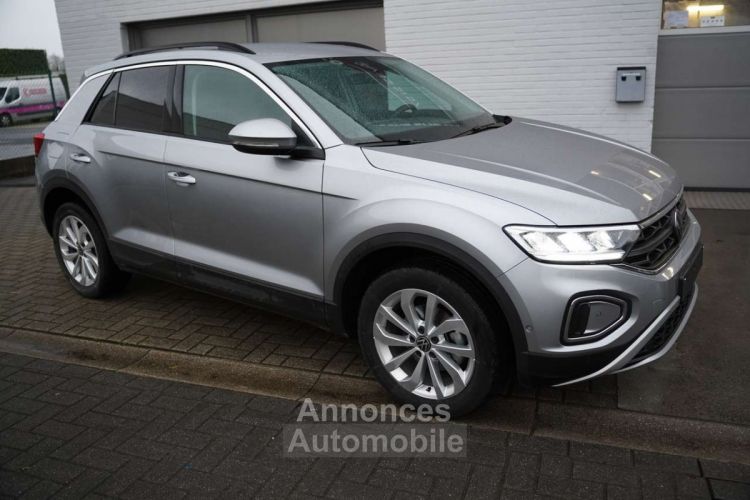 Volkswagen T-Roc 1.5 TSI CARPLAY, ADAPTIEVE CRUISE, PARKEERSENSOREN - <small></small> 25.200 € <small>TTC</small> - #2