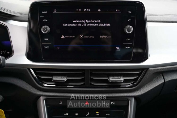 Volkswagen T-Roc 1.5 TSI CARPLAY, ADAPTIEVE CRUISE, PARKEERSENSOREN - <small></small> 25.200 € <small>TTC</small> - #17