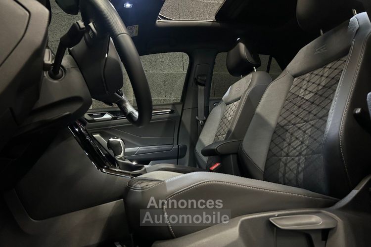 Volkswagen T-Roc 1.5l TSI 150 Ch Black R-Line 499 Euros / mois sur 37 mois - 45 000 Kms - <small></small> 37.490 € <small>TTC</small> - #12