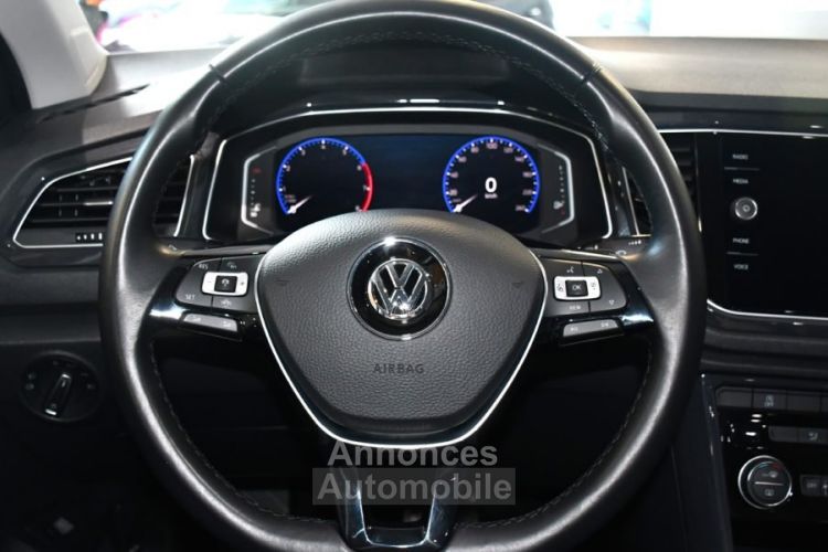 Volkswagen T-Roc Carat 1.5 TSI 150 DSG GPS Virtual Attelage Hayon ACC Caméra Front Lane JA 17 - <small></small> 25.990 € <small>TTC</small> - #20