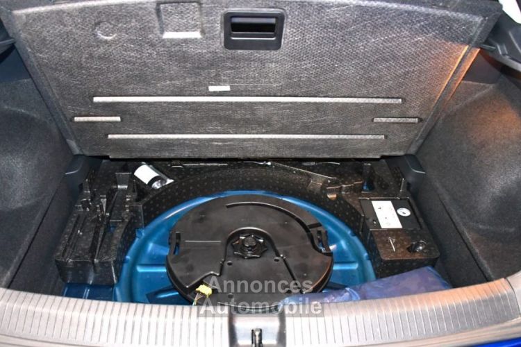 Volkswagen T-Roc R-Line 2.0 TDI 150 DSG 4Motion GPS Virtual Sono Beats TO Caméra Front Lane ACC Car Play JA 18 - <small></small> 29.990 € <small>TTC</small> - #17