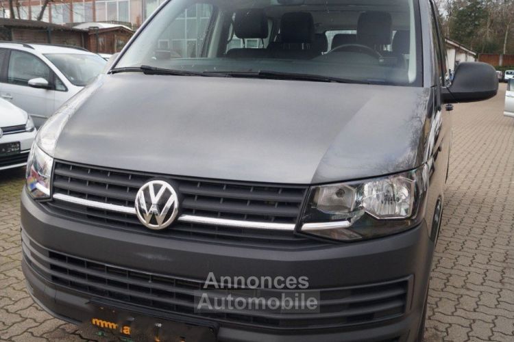 Volkswagen T6 Caravelle 2.0 TDI 150 DSG / 9 places/ attelage/ 05/2018 - <small></small> 32.890 € <small>TTC</small> - #17